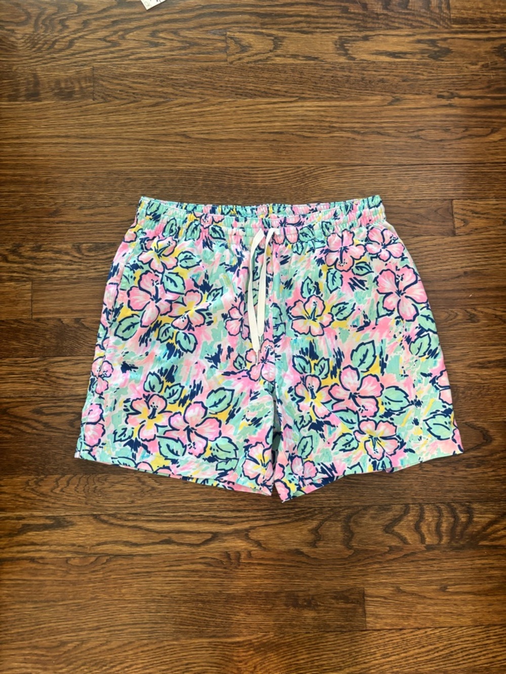 Chubbies Swim trunks 5.5 Mesh liner blue pink tropical Floral print Size L